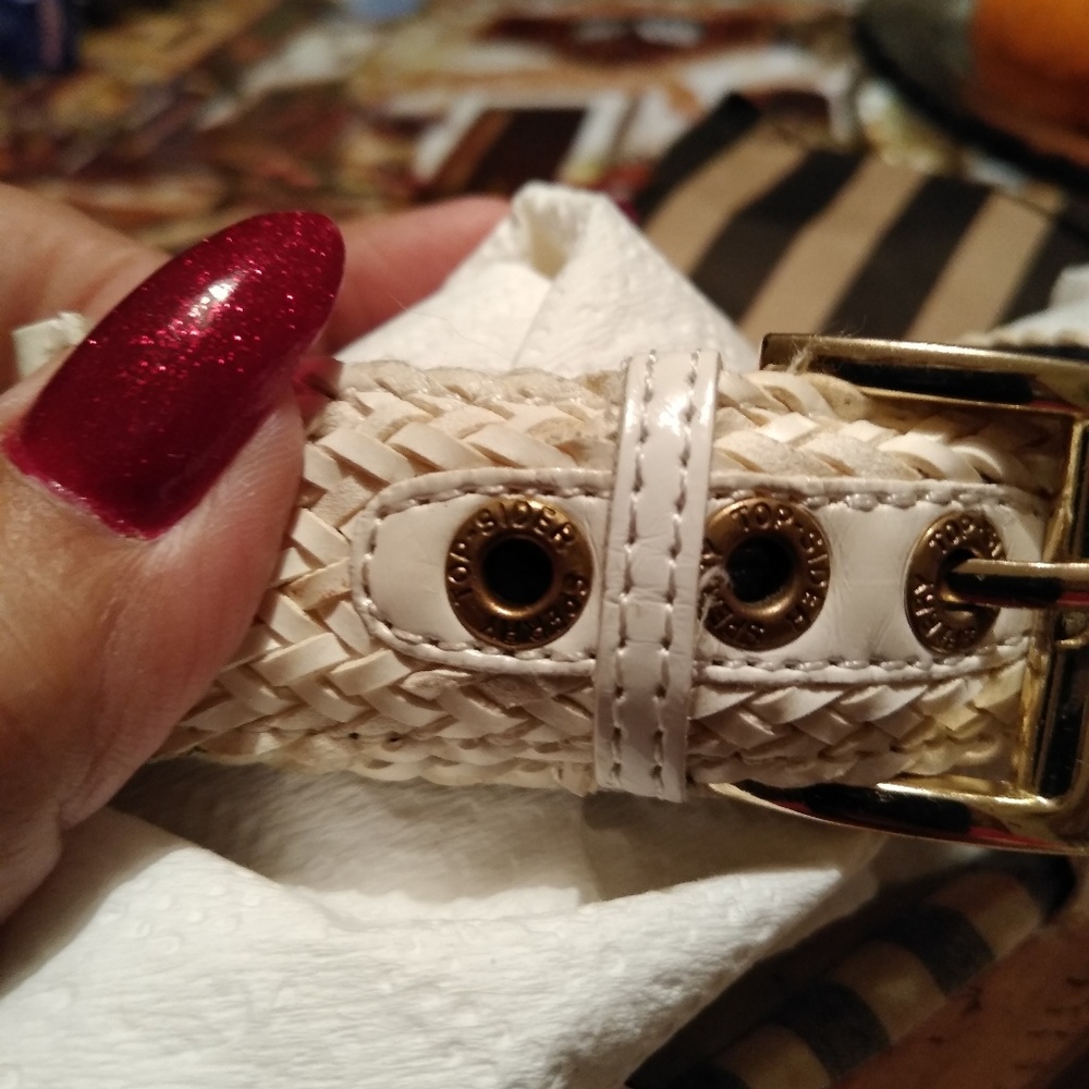 Shoe's - Picture 2 of 5